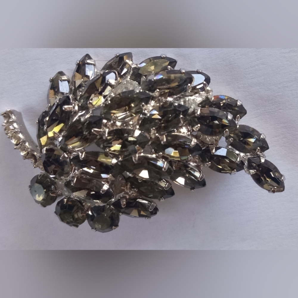 Vintage Smokey Topaz Rhinestones Layered Leaf Mid Century Brooch/Pin